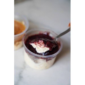 Postre cheesecake de frutos rojos